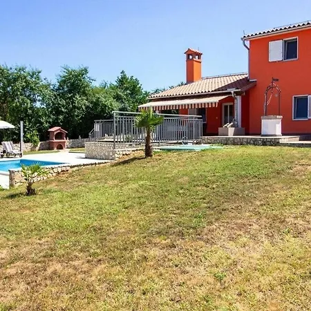 Marina With Private Pool